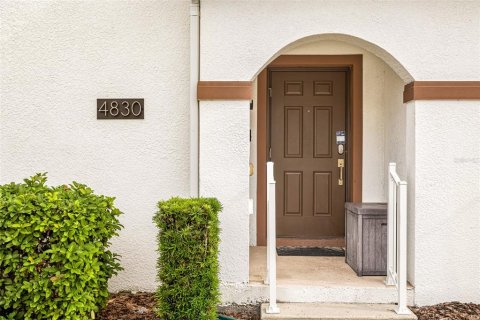 Touwnhouse à vendre à Kissimmee, Floride: 4 chambres, 177.81 m2 № 2414967 - photo 5