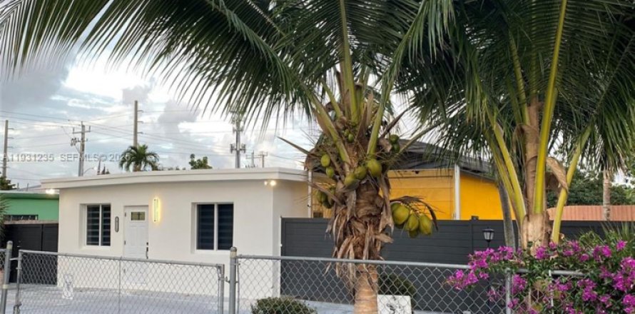Villa ou maison à Miami, Floride 2 chambres, 91.32 m2 № 1991892