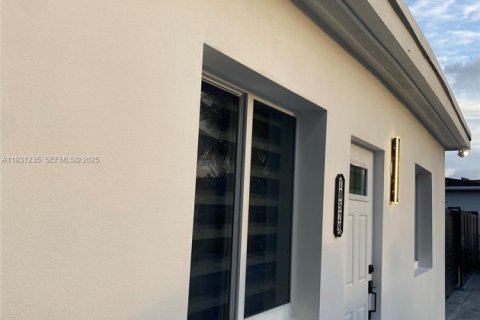 Villa ou maison à vendre à Miami, Floride: 2 chambres, 91.32 m2 № 1991892 - photo 9
