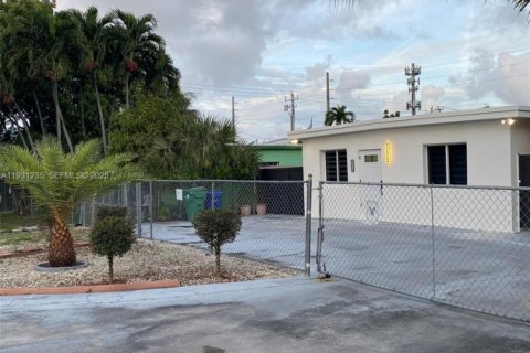 Villa ou maison à vendre à Miami, Floride: 2 chambres, 91.32 m2 № 1991892 - photo 20