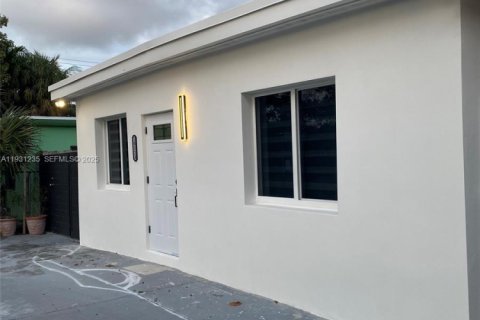 Villa ou maison à vendre à Miami, Floride: 2 chambres, 91.32 m2 № 1991892 - photo 5