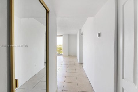 Condominio en venta en North Miami, Florida, 2 dormitorios, 83.98 m2 № 1955962 - foto 20