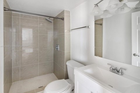 Condominio en venta en North Miami, Florida, 2 dormitorios, 83.98 m2 № 1955962 - foto 16
