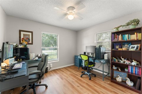 House in Eustis, Florida 3 bedrooms, 97.83 sq.m. № 1743000 - photo 14