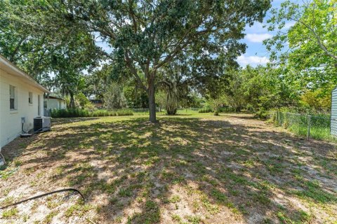 House in Eustis, Florida 3 bedrooms, 97.83 sq.m. № 1743000 - photo 22