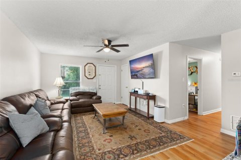 House in Eustis, Florida 3 bedrooms, 97.83 sq.m. № 1743000 - photo 5