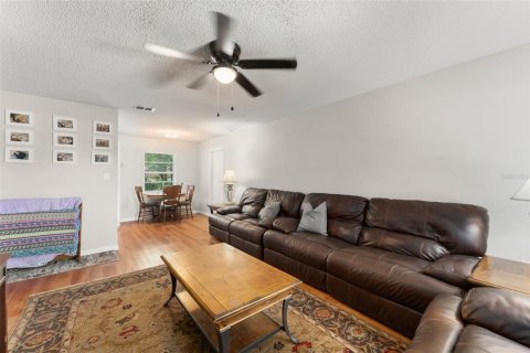 House in Eustis, Florida 3 bedrooms, 97.83 sq.m. № 1743000 - photo 3