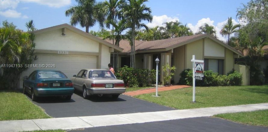 Villa ou maison à Miami, Floride 4 chambres, 185.71 m2 № 2003278