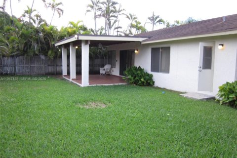 Villa ou maison à louer à Miami, Floride: 4 chambres, 185.71 m2 № 2003278 - photo 3