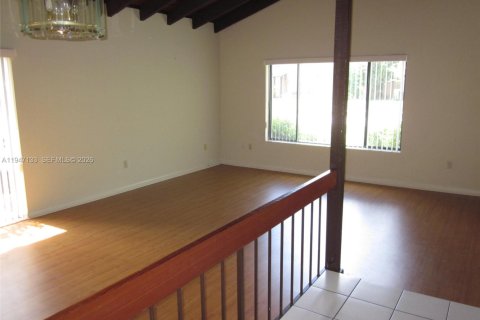 Villa ou maison à louer à Miami, Floride: 4 chambres, 185.71 m2 № 2003278 - photo 8