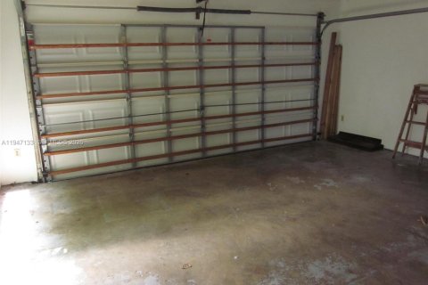 Villa ou maison à louer à Miami, Floride: 4 chambres, 185.71 m2 № 2003278 - photo 11