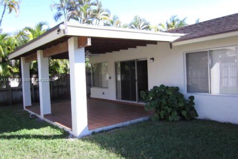 Villa ou maison à louer à Miami, Floride: 4 chambres, 185.71 m2 № 2003278 - photo 20