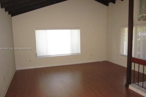 Villa ou maison à louer à Miami, Floride: 4 chambres, 185.71 m2 № 2003278 - photo 14