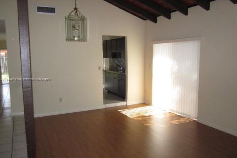 Villa ou maison à louer à Miami, Floride: 4 chambres, 185.71 m2 № 2003278 - photo 7