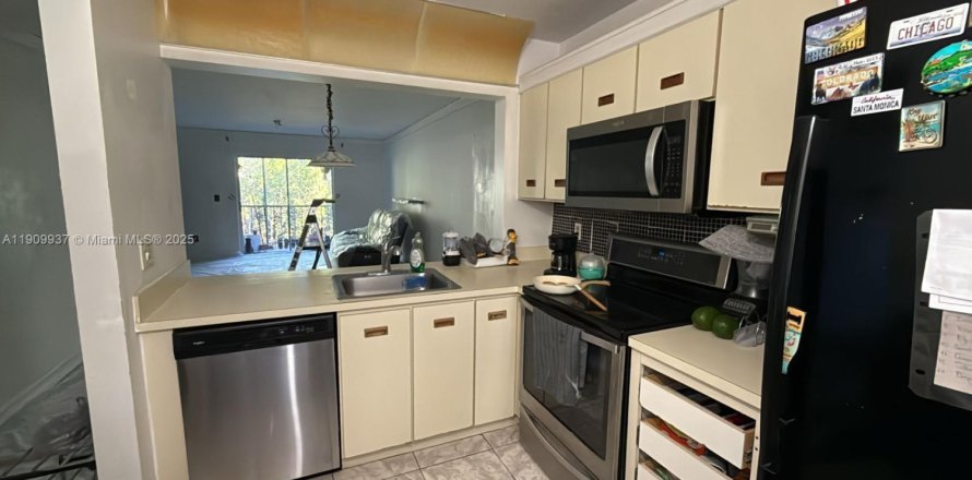 Condominio en Miami, Florida, 2 dormitorios  № 2013363