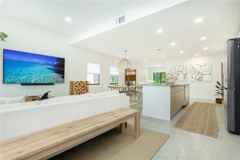 Villa ou maison à louer à North Miami, Floride: 3 chambres, 130.06 m2 № 1987417 - photo 10
