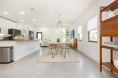 Villa ou maison à louer à North Miami, Floride: 3 chambres, 130.06 m2 № 1987417 - photo 2