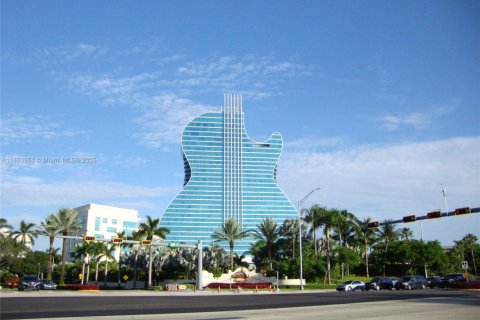 Copropriété à vendre à Hollywood, Floride: 1 chambre, 69.68 m2 № 1855242 - photo 15
