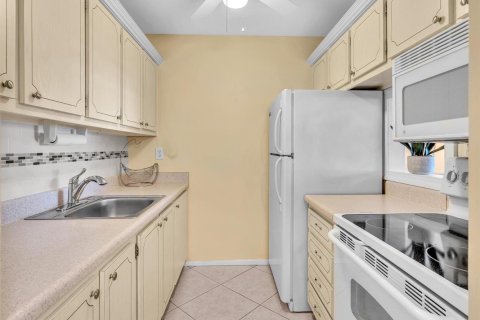 Купить кондоминиум в Бойнтон-Бич, Флорида 7 комнат, 52.95м2, № 2261953 - фото 14
