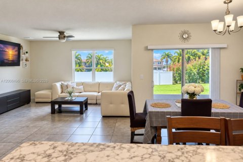 Casa en venta en Port St. Lucie, Florida, 4 dormitorios, 169.73 m2 № 2325745 - foto 6
