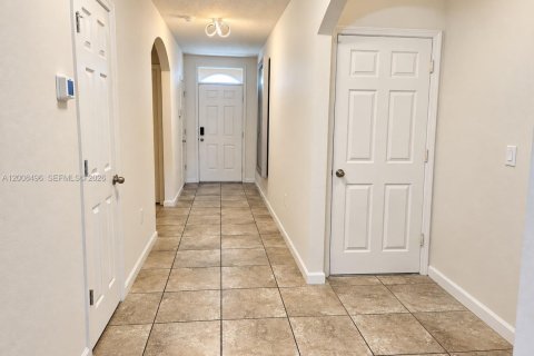 Casa en venta en Port St. Lucie, Florida, 4 dormitorios, 169.73 m2 № 2325745 - foto 8