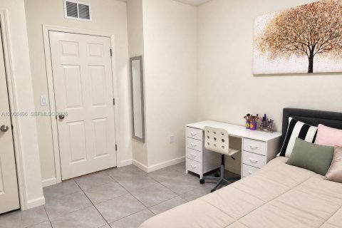 Casa en venta en Port St. Lucie, Florida, 4 dormitorios, 169.73 m2 № 2325745 - foto 15