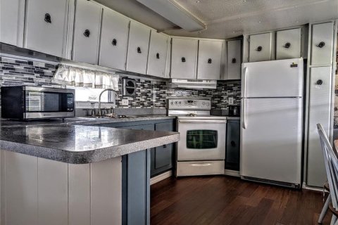 Appartement à louer à New Port Richey, Floride: 2 chambres, 63.55 m2 № 1869244 - photo 4