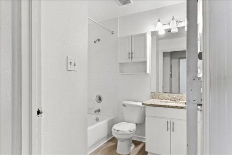 Apartment in Tampa, Florida 3 bedrooms, 90.58 sq.m. № 1913024 - photo 10