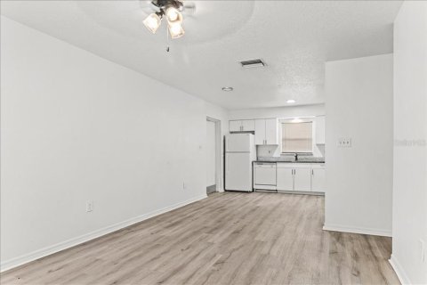 Apartment in Tampa, Florida 3 bedrooms, 90.58 sq.m. № 1913024 - photo 9