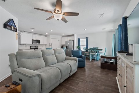 Casa en venta en Palm Coast, Florida, 4 dormitorios, 138.52 m2 № 2227320 - foto 8