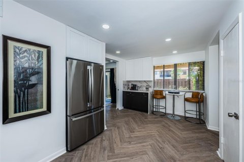 Condominio en venta en Saint Petersburg, Florida, 2 dormitorios, 86.4 m2 № 2107422 - foto 13