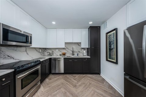 Condominio en venta en Saint Petersburg, Florida, 2 dormitorios, 86.4 m2 № 2107422 - foto 10