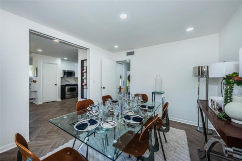 Condominio en venta en Saint Petersburg, Florida, 2 dormitorios, 86.4 m2 № 2107422 - foto 19