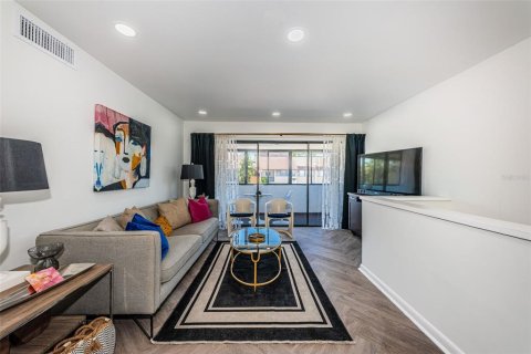 Condominio en venta en Saint Petersburg, Florida, 2 dormitorios, 86.4 m2 № 2107422 - foto 28