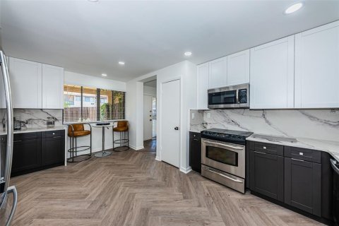 Condominio en venta en Saint Petersburg, Florida, 2 dormitorios, 86.4 m2 № 2107422 - foto 12
