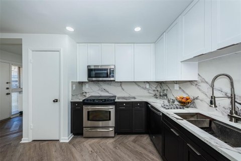 Condominio en venta en Saint Petersburg, Florida, 2 dormitorios, 86.4 m2 № 2107422 - foto 14