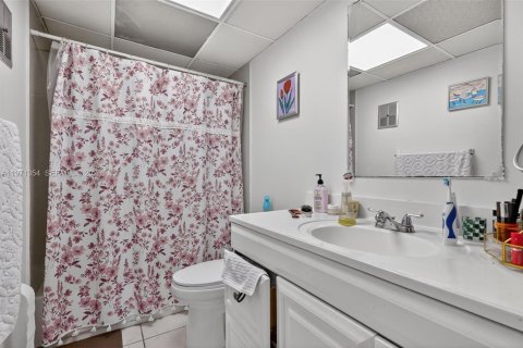 Condominio en venta en Miami, Florida, 2 dormitorios, 84.91 m2 № 2031998 - foto 27