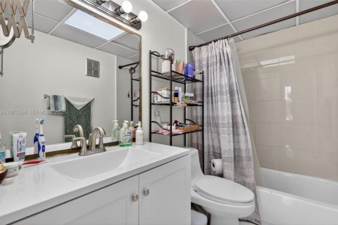 Condominio en venta en Miami, Florida, 2 dormitorios, 84.91 m2 № 2031998 - foto 20