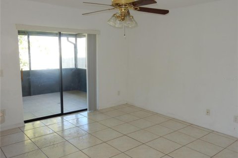 House in Port Charlotte, Florida 3 bedrooms, 152.45 sq.m. № 2345369 - photo 8
