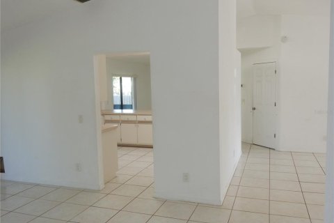 House in Port Charlotte, Florida 3 bedrooms, 152.45 sq.m. № 2345369 - photo 17