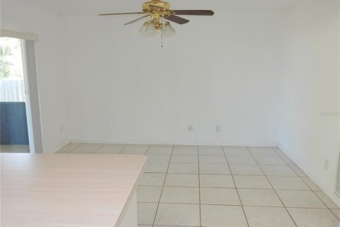 House in Port Charlotte, Florida 3 bedrooms, 152.45 sq.m. № 2345369 - photo 9