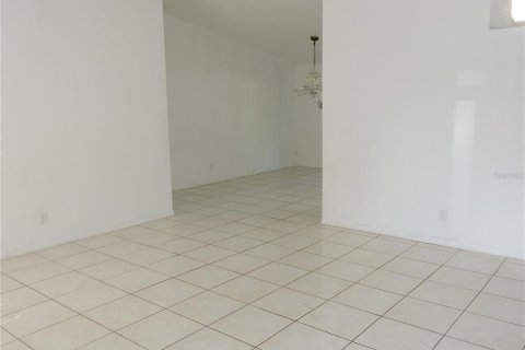 House in Port Charlotte, Florida 3 bedrooms, 152.45 sq.m. № 2345369 - photo 5