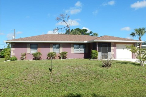 House in Port Charlotte, Florida 3 bedrooms, 152.45 sq.m. № 2345369