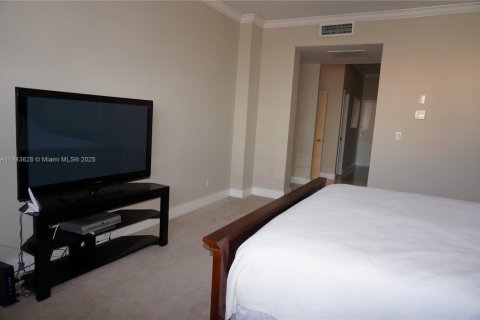 Condo in Sunny Isles Beach, Florida, 2 bedrooms  № 1953926 - photo 20