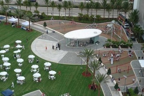 Condo in Sunny Isles Beach, Florida, 2 bedrooms  № 1953926 - photo 29