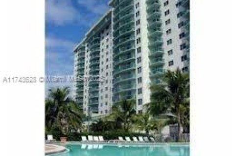 Condo in Sunny Isles Beach, Florida, 2 bedrooms  № 1953926 - photo 26