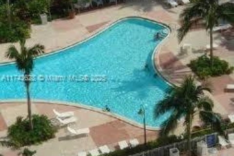 Condo in Sunny Isles Beach, Florida, 2 bedrooms  № 1953926 - photo 28