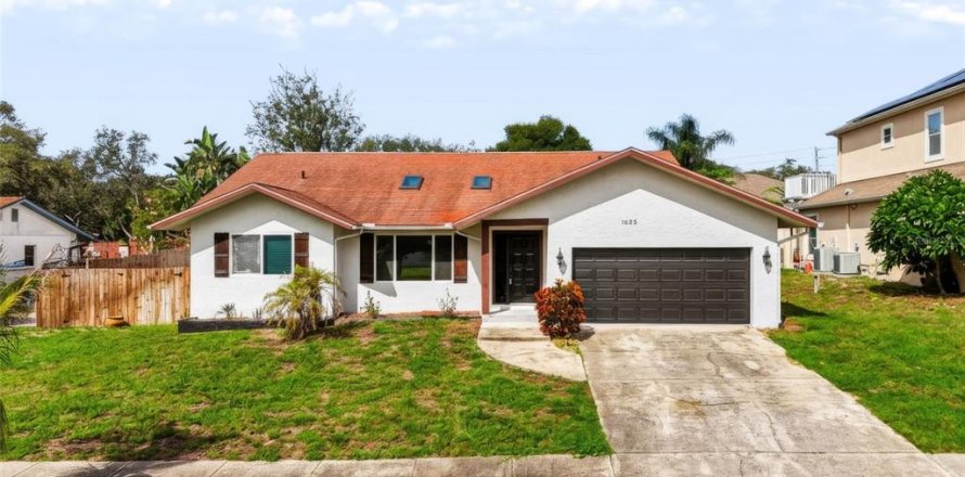 Villa ou maison à Tarpon Springs, Floride 3 chambres, 213.49 m2 № 2312794