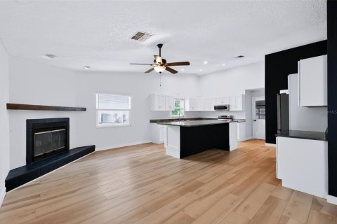Villa ou maison à vendre à Tarpon Springs, Floride: 3 chambres, 213.49 m2 № 2312794 - photo 2