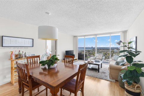 Condo in North Bay Village, Florida, 2 bedrooms  № 2086357 - photo 3